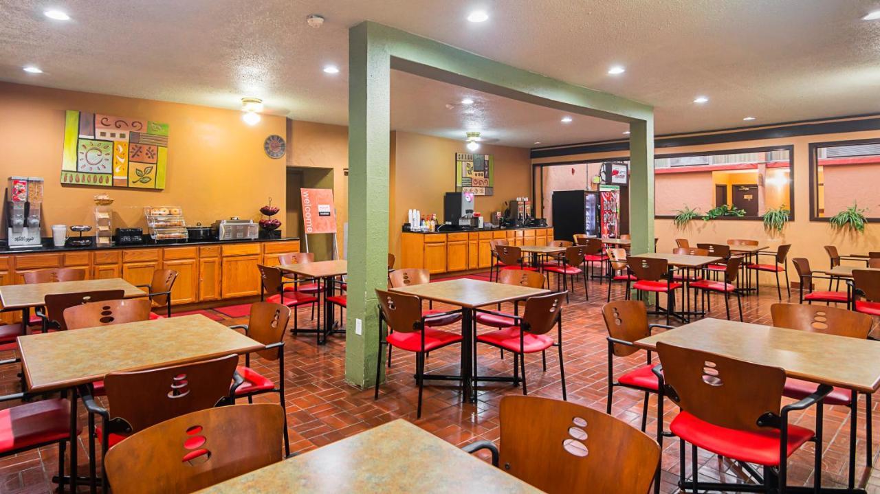 Red Roof Inn Lubbock Extérieur photo