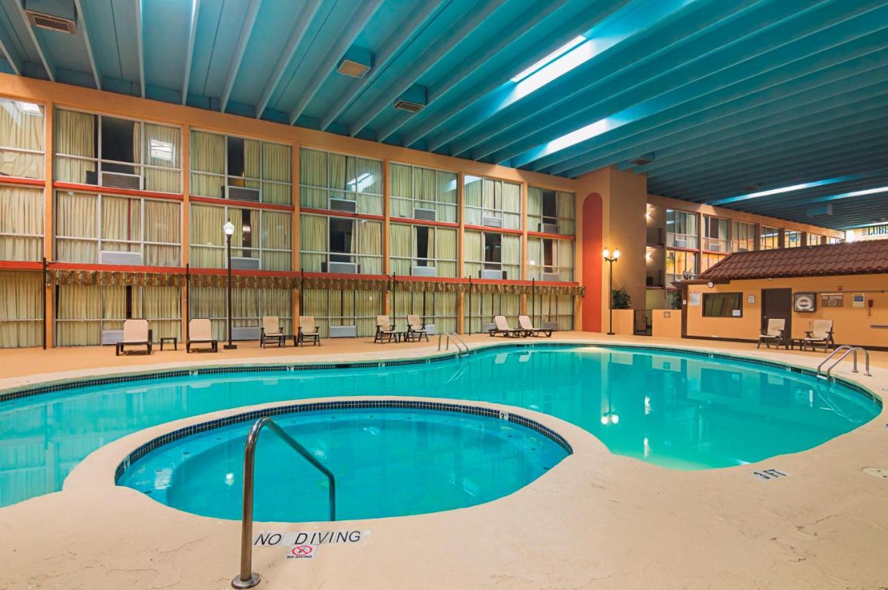 Red Roof Inn Lubbock Extérieur photo